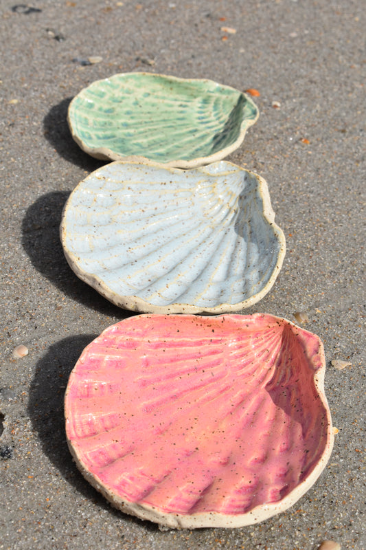 Speckled Ceramic Scallop Tray